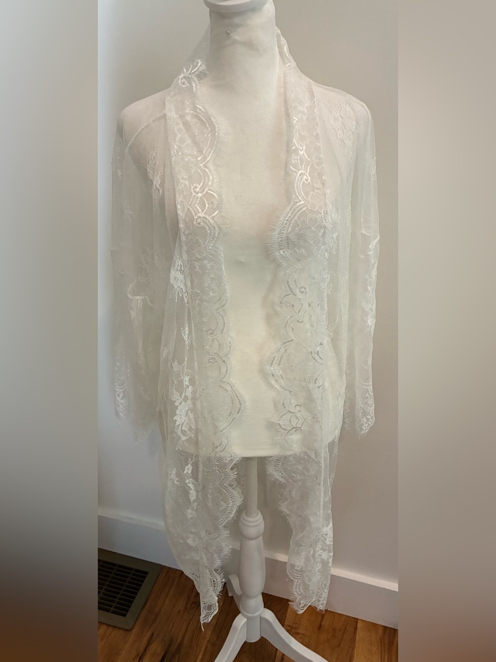Avidlove Sheer Lace Cover-Up - kimono White 
Bohemian bridal